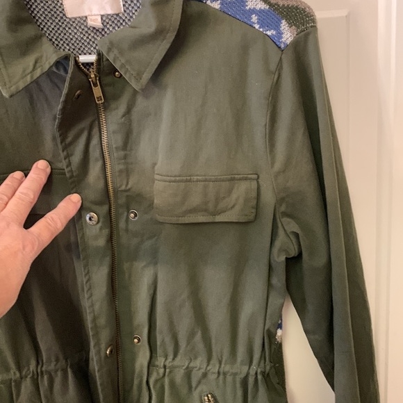 Army green utility jacket with Aztec print sweater back. size M - Picture 4 of 6